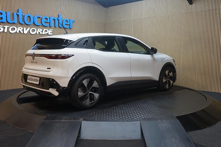 Hvid Renault Megane E-Tech fra 2023