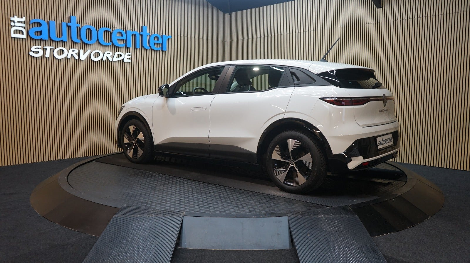 Hvid Renault Megane E-Tech fra 2023