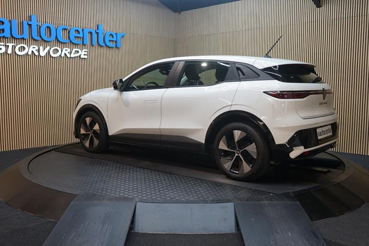 Hvid Renault Megane E-Tech fra 2023