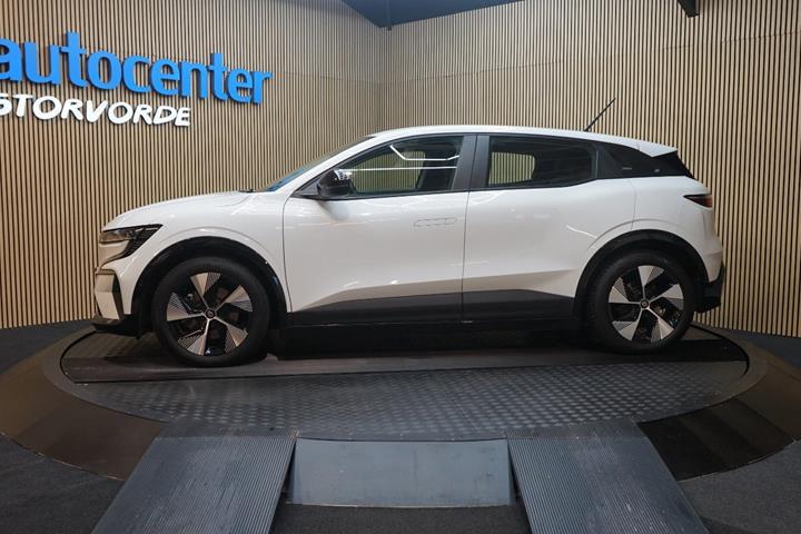 Hvid Renault Megane E-Tech fra 2023