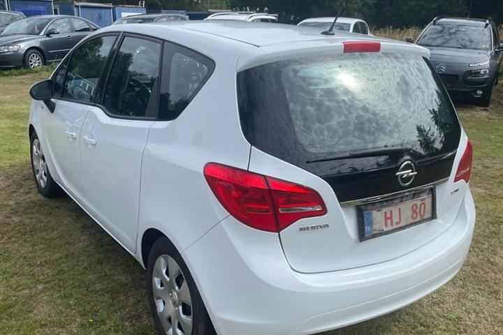 Hvid Opel Meriva fra 2014