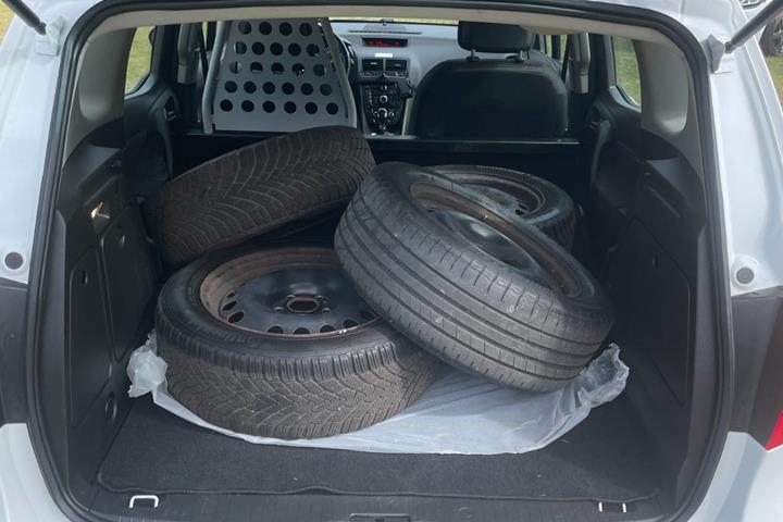 Hvid Opel Meriva fra 2014