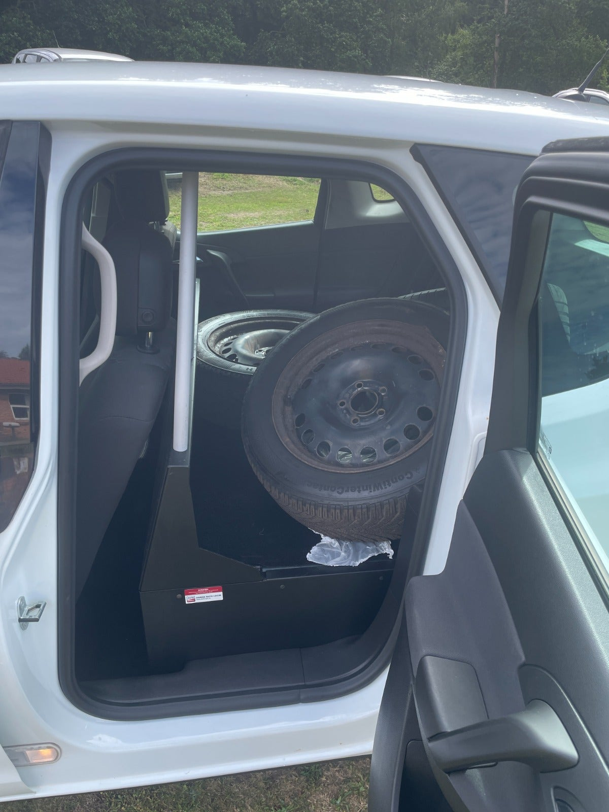 Hvid Opel Meriva fra 2014