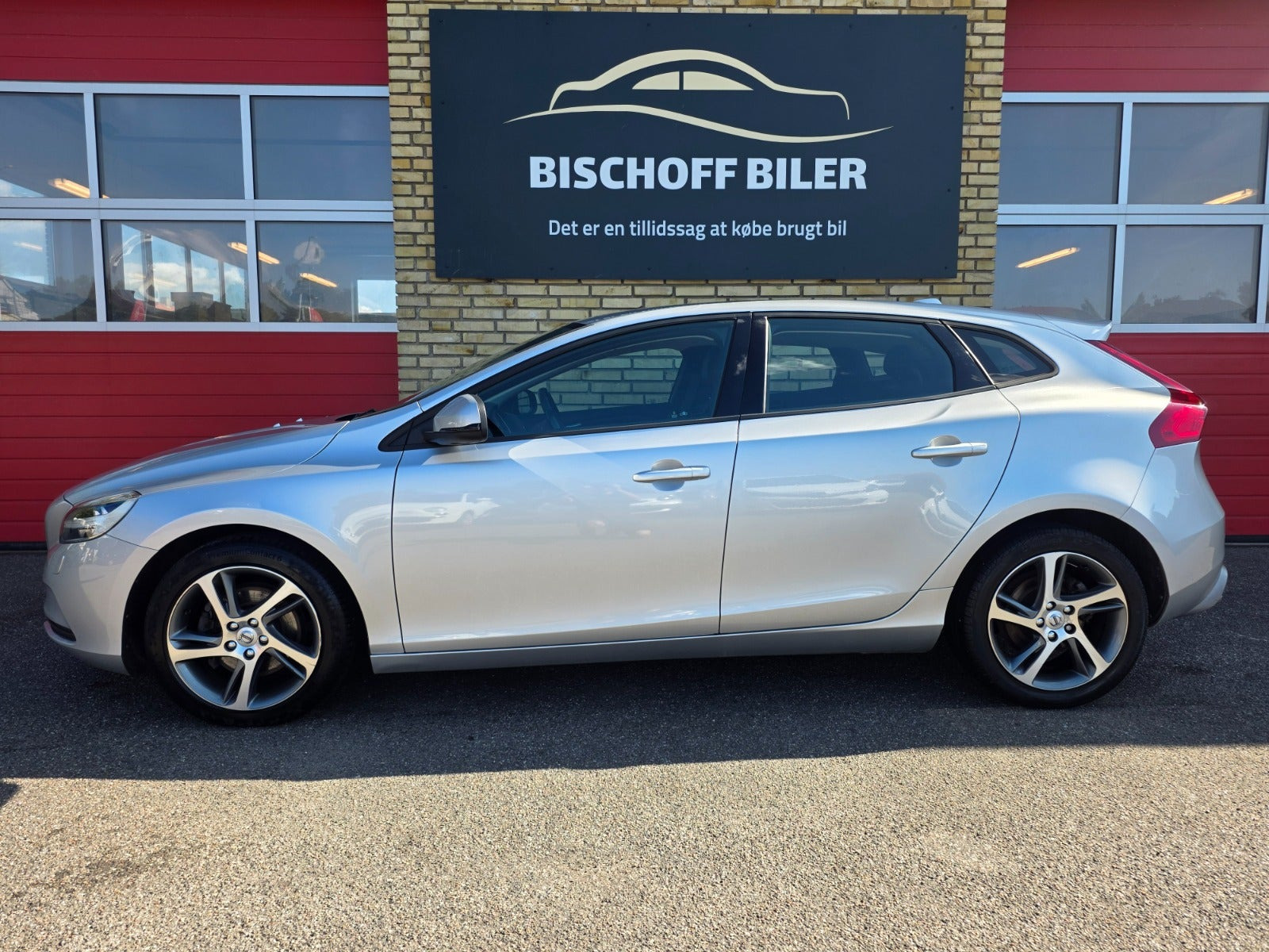 Sølv Volvo V40 fra 2017