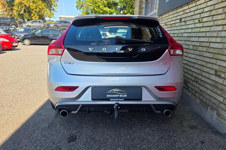 Sølv Volvo V40 fra 2017