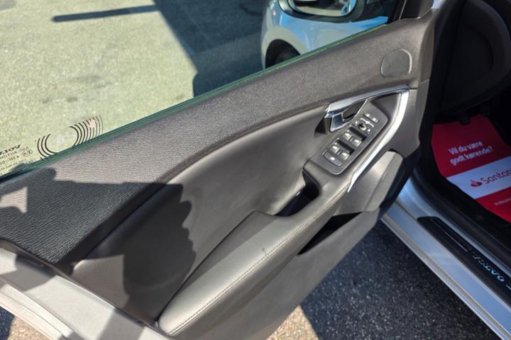 Sølv Volvo V40 fra 2017