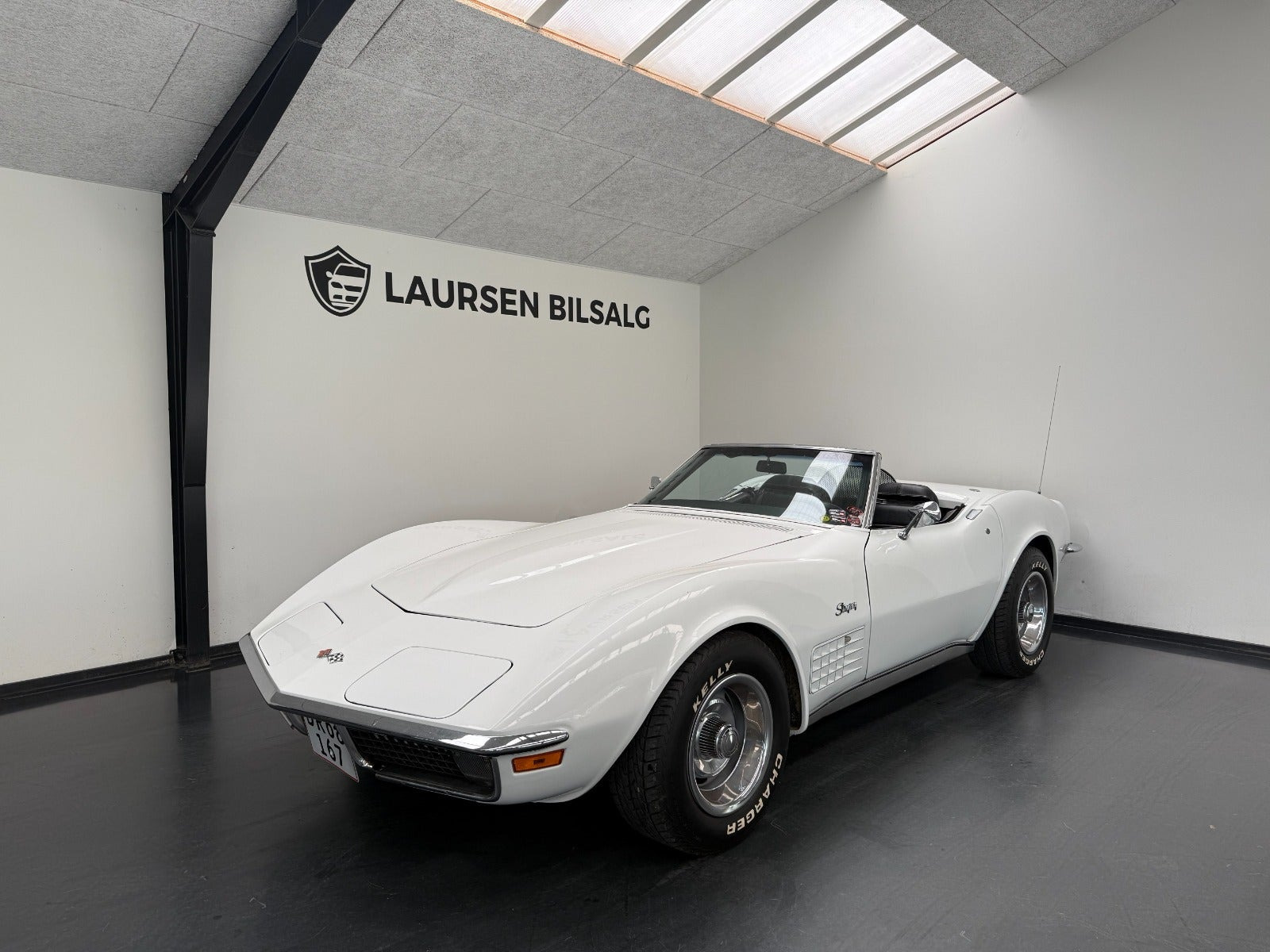 Hvid Chevrolet Corvette fra 1972
