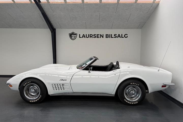 Hvid Chevrolet Corvette fra 1972
