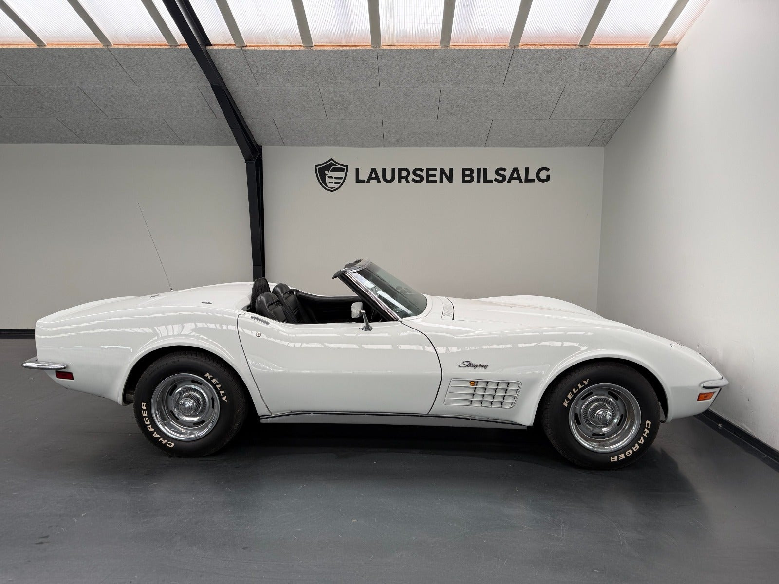 Hvid Chevrolet Corvette fra 1972