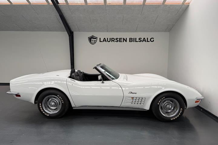 Hvid Chevrolet Corvette fra 1972