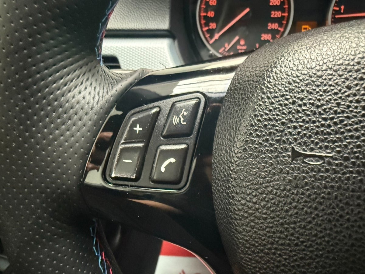 Hvid BMW 320d fra 2010