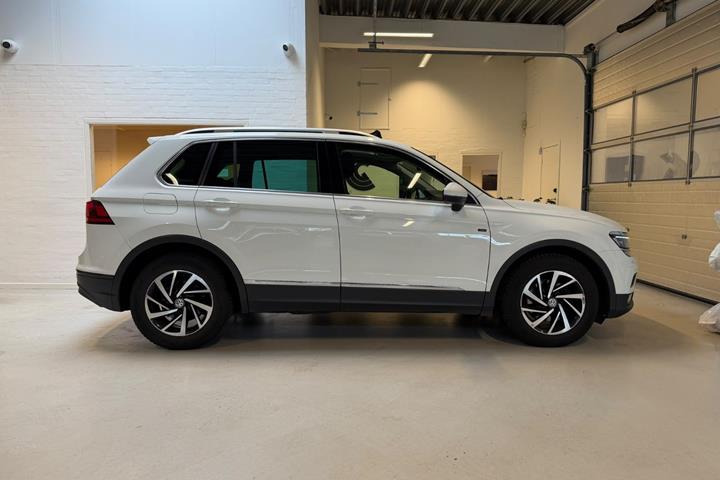 Hvid VW Tiguan fra 2018
