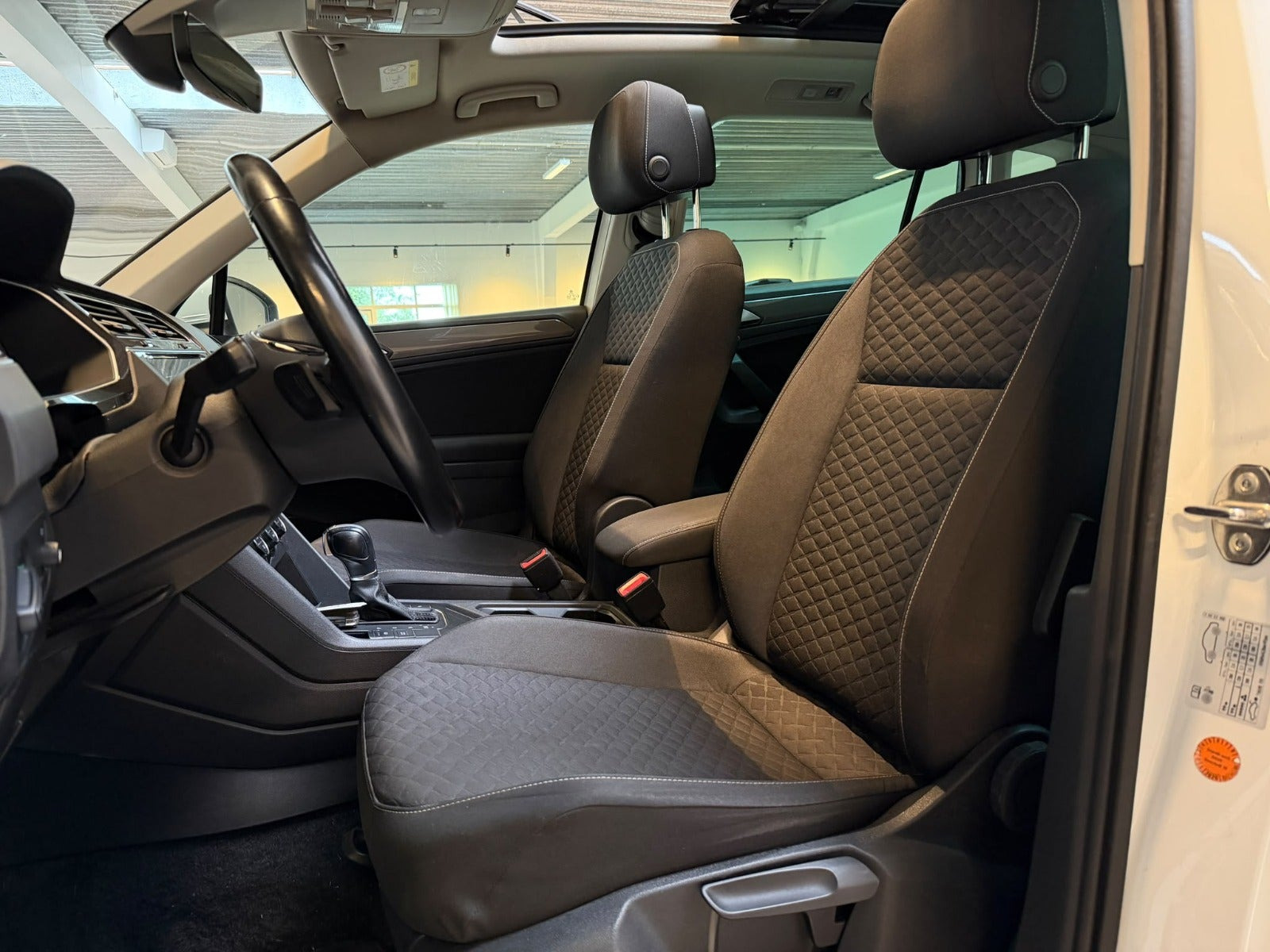 Hvid VW Tiguan fra 2018
