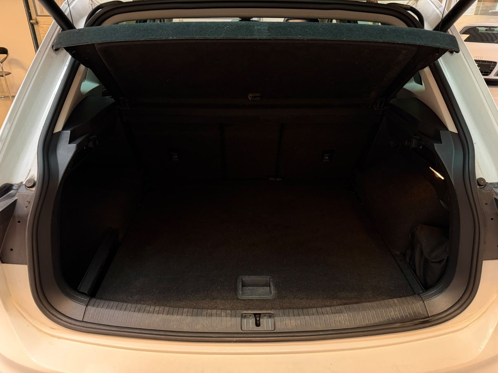 Hvid VW Tiguan fra 2018