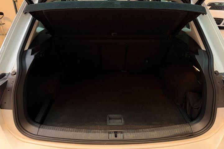 Hvid VW Tiguan fra 2018