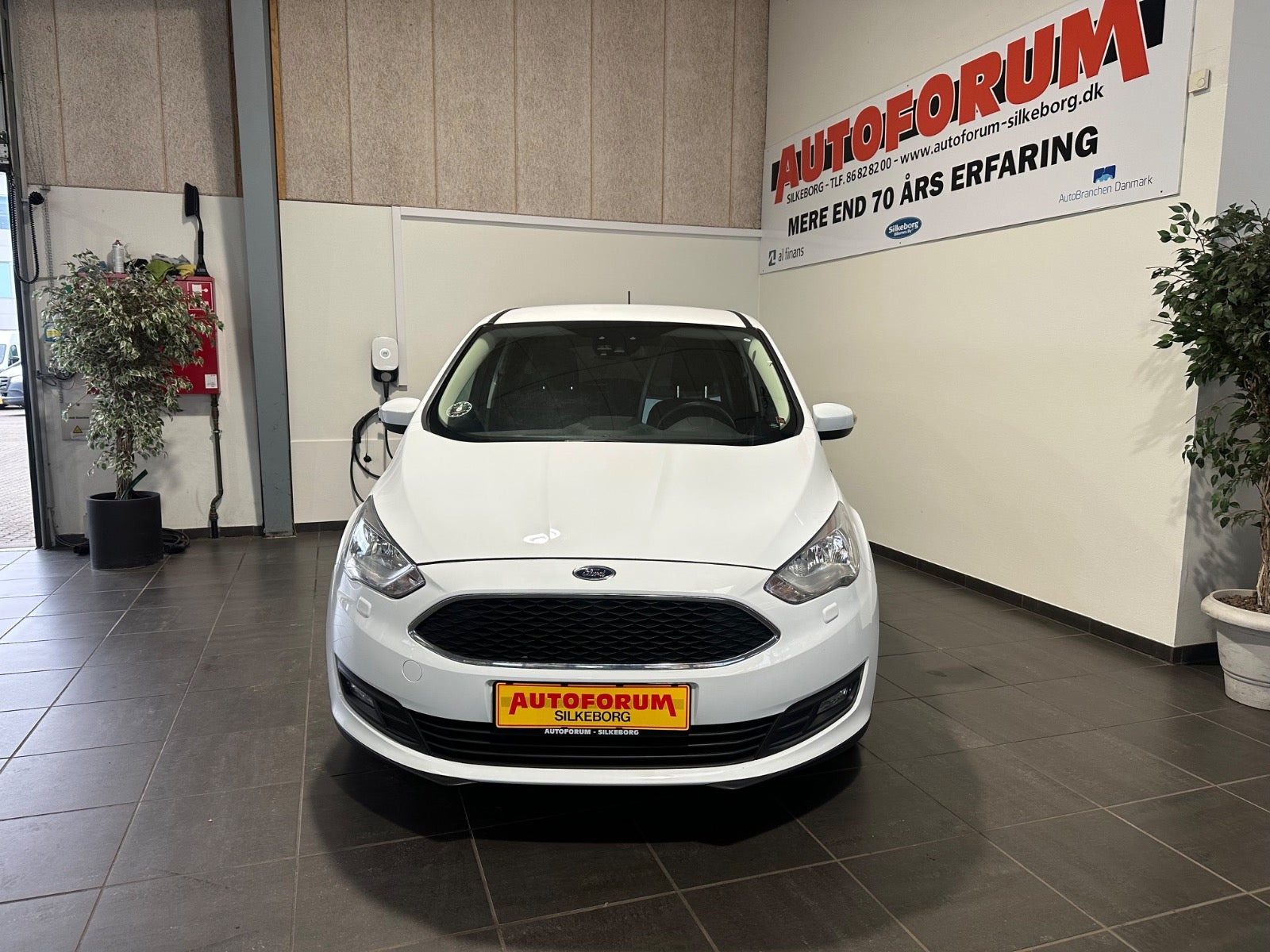 Hvid Ford C-MAX fra 2019