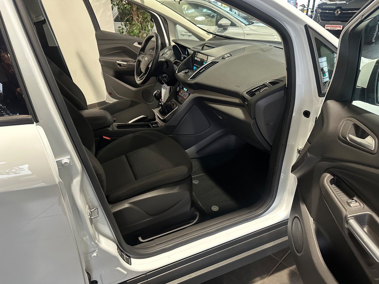 Hvid Ford C-MAX fra 2019