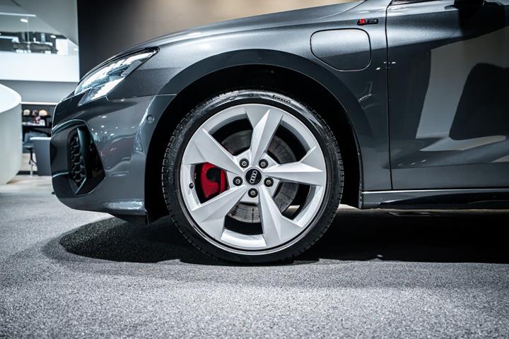 Grå Audi A3 fra 2021