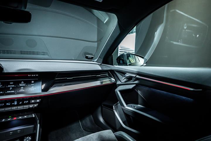 Grå Audi A3 fra 2021
