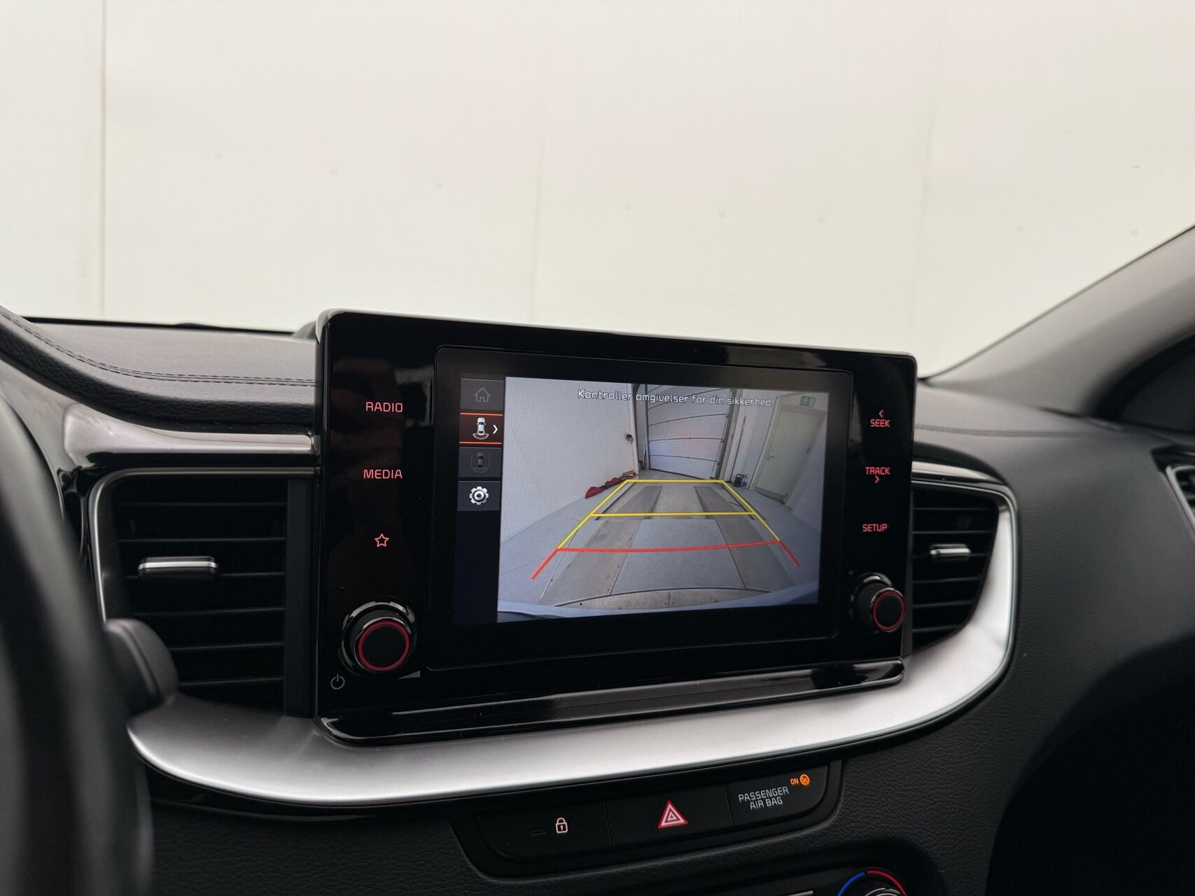 Hvid Kia Ceed fra 2023