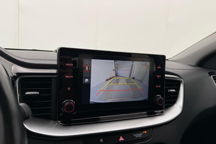 Hvid Kia Ceed fra 2023