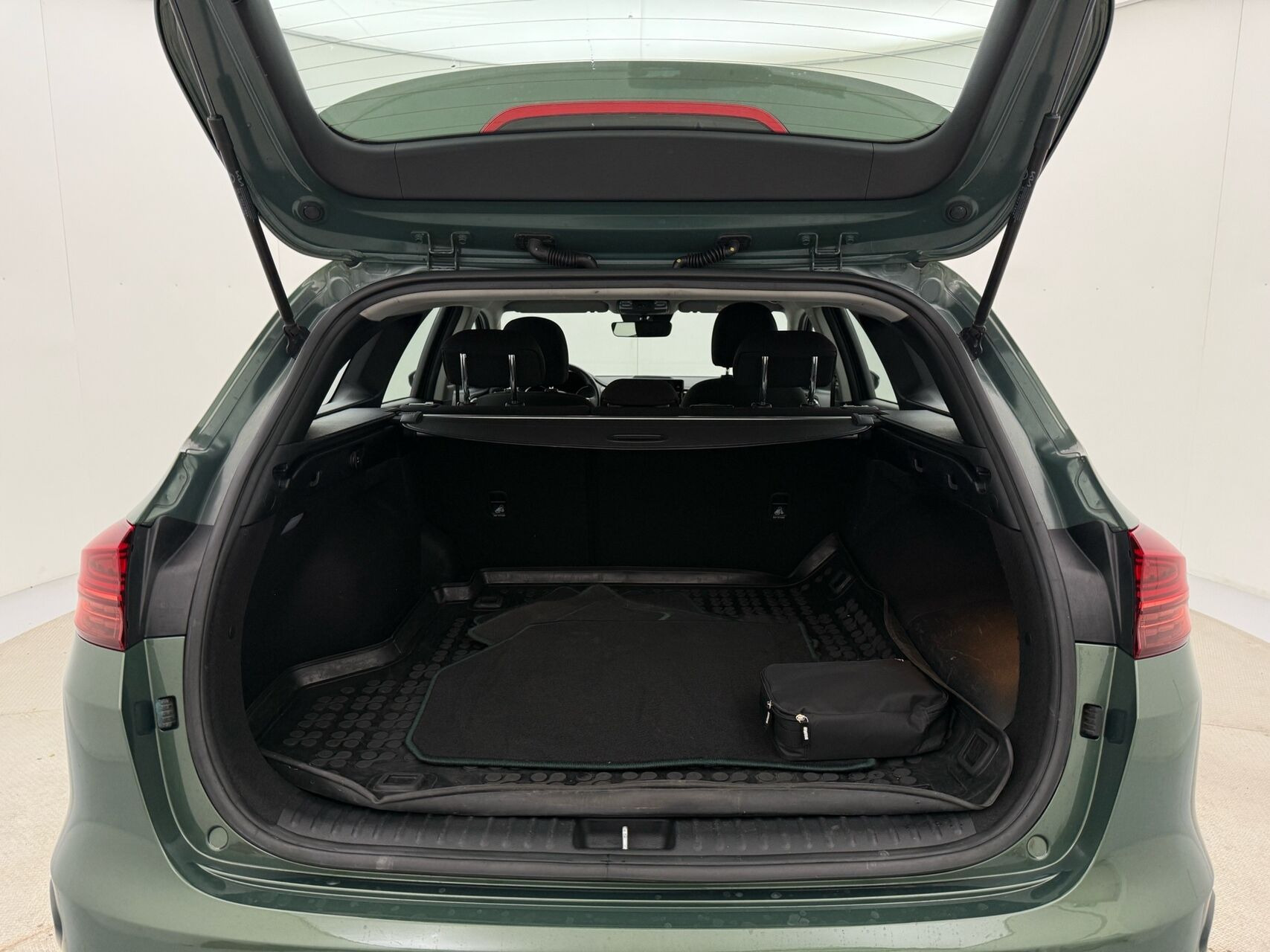 Grøn Kia Ceed fra 2023