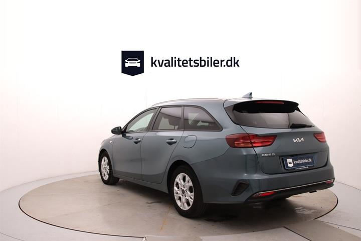 Grå Kia Ceed fra 2023