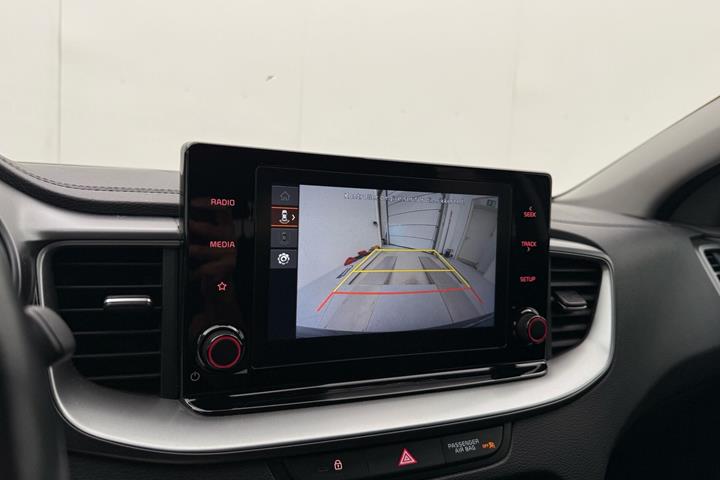 Grå Kia Ceed fra 2023