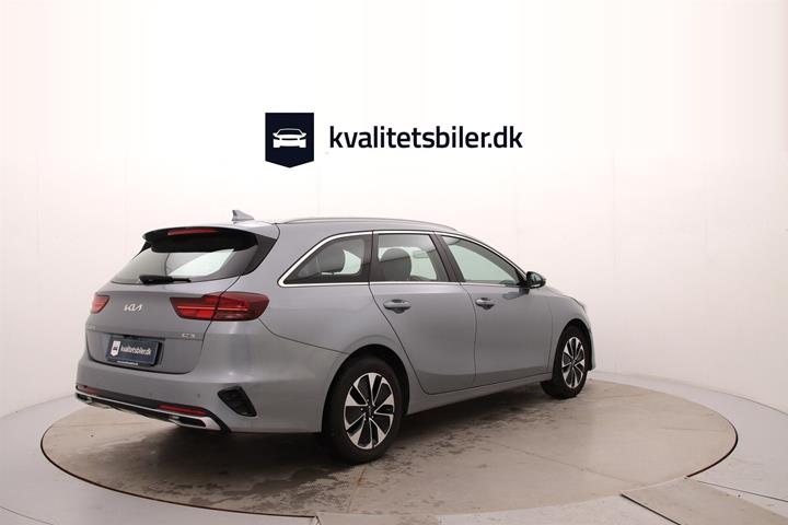 Grå Kia Ceed fra 2023