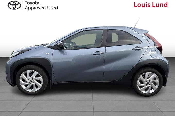 Grå Toyota Aygo X fra 2025