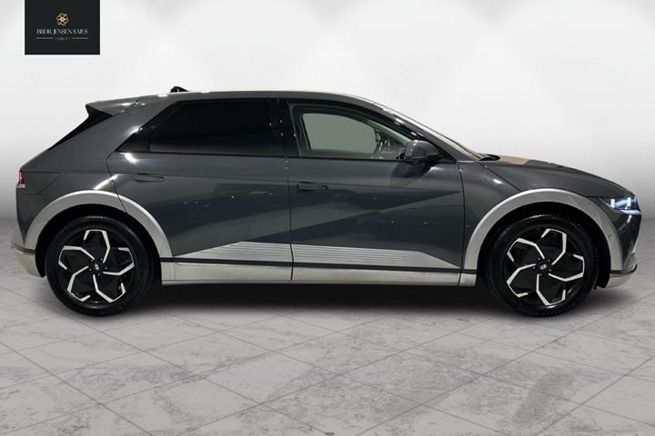Grå Hyundai Ioniq 5 fra 2024