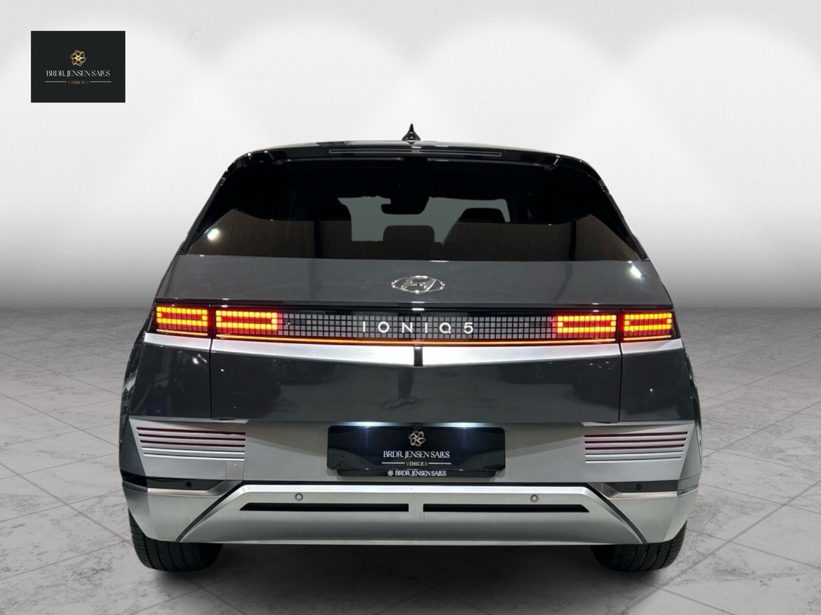 Grå Hyundai Ioniq 5 fra 2024