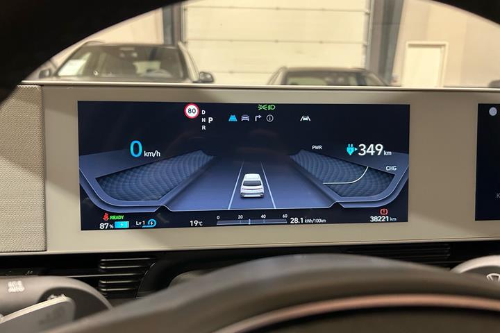 Grå Hyundai Ioniq 5 fra 2024