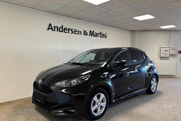 Sort Toyota Yaris fra 2022