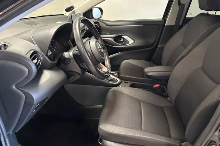 Sort Toyota Yaris fra 2022