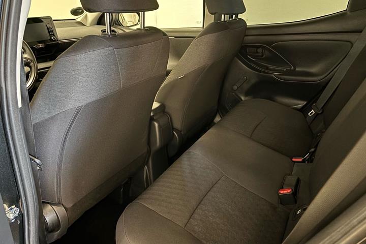 Sort Toyota Yaris fra 2022