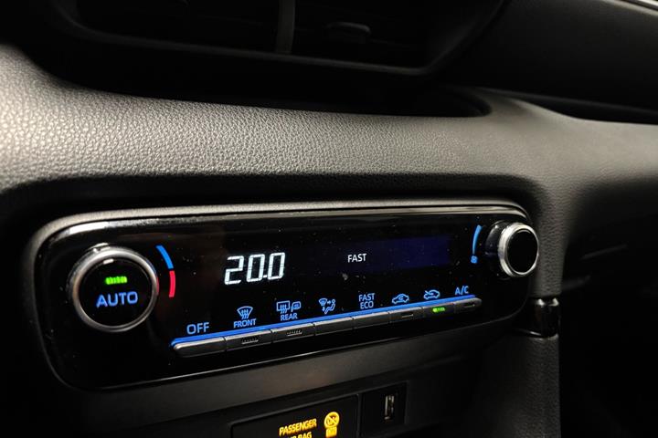 Sort Toyota Yaris fra 2022