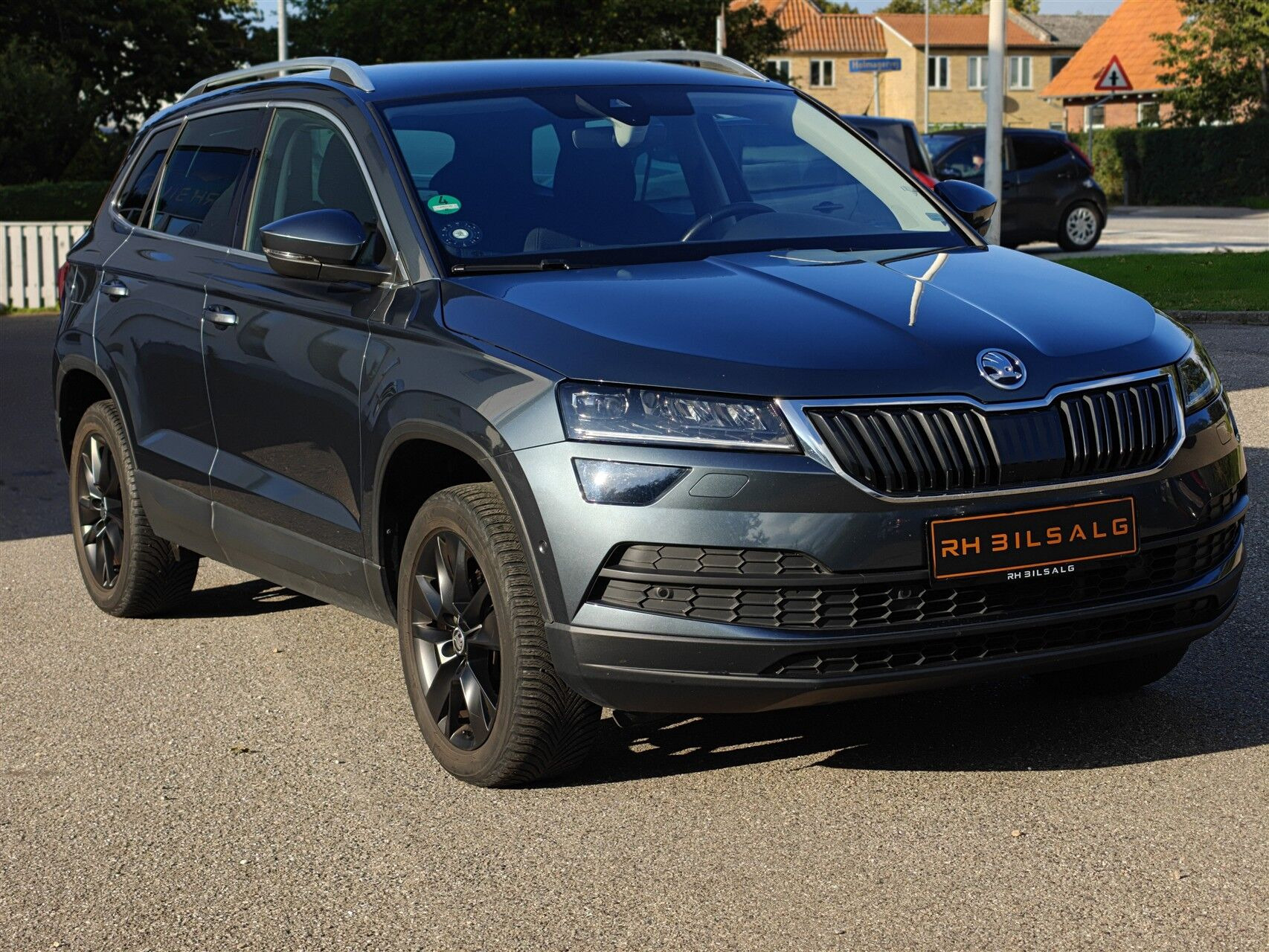 Grå Skoda Karoq fra 2020