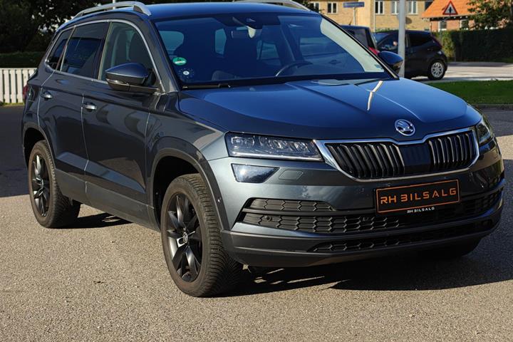 Grå Skoda Karoq fra 2020