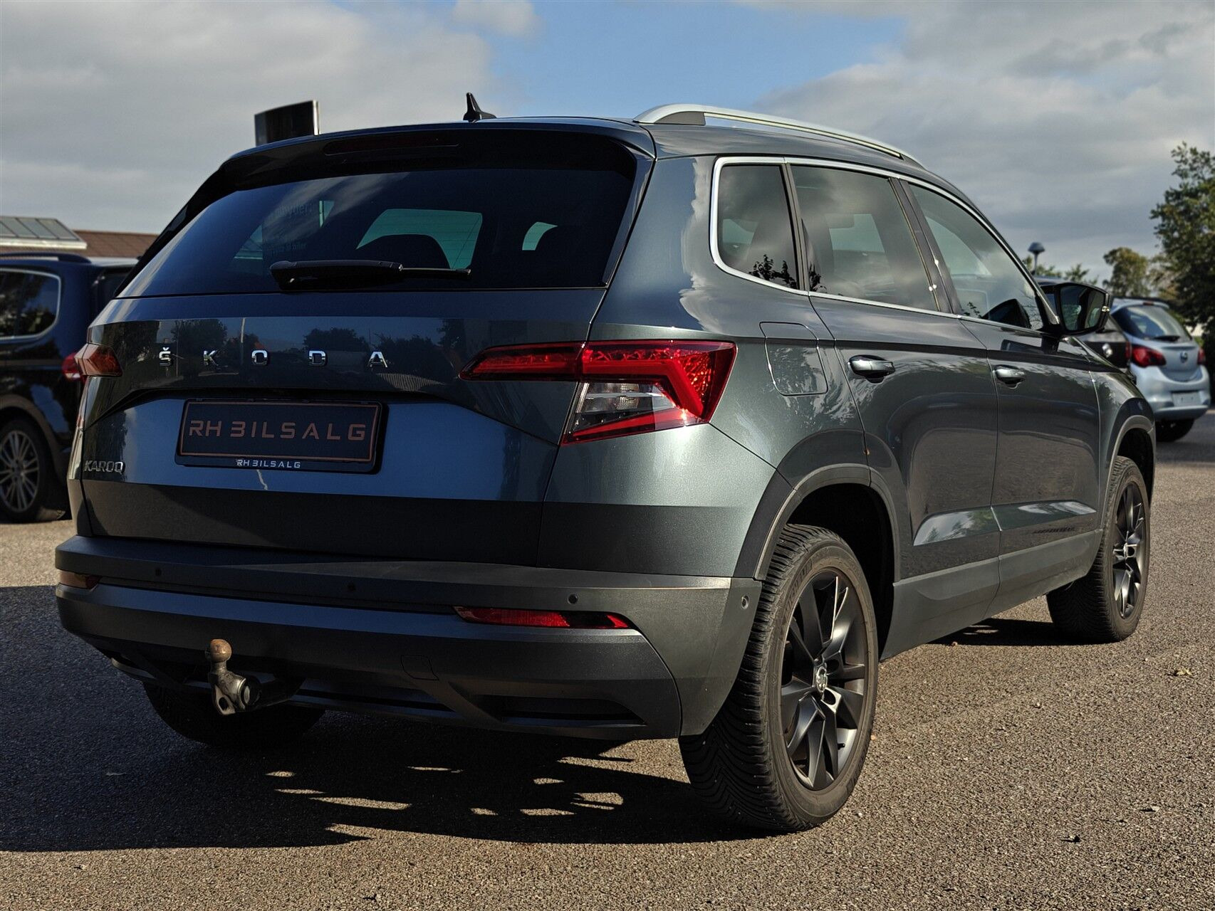 Grå Skoda Karoq fra 2020