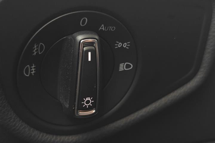 Sort VW Touran fra 2021