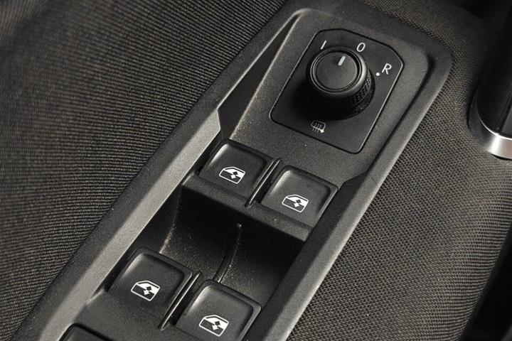 Sort VW Touran fra 2021