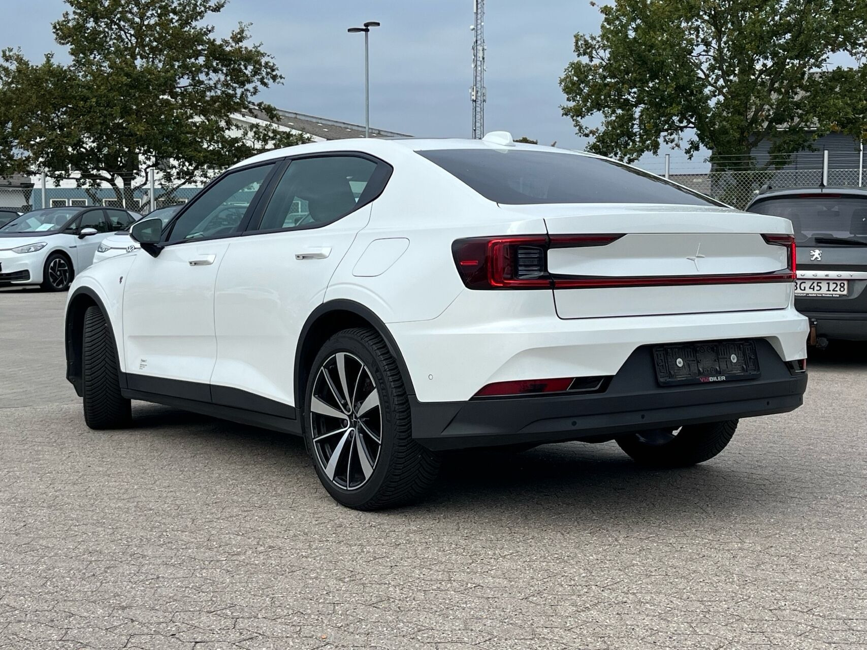 Hvid Polestar 2 fra 2022