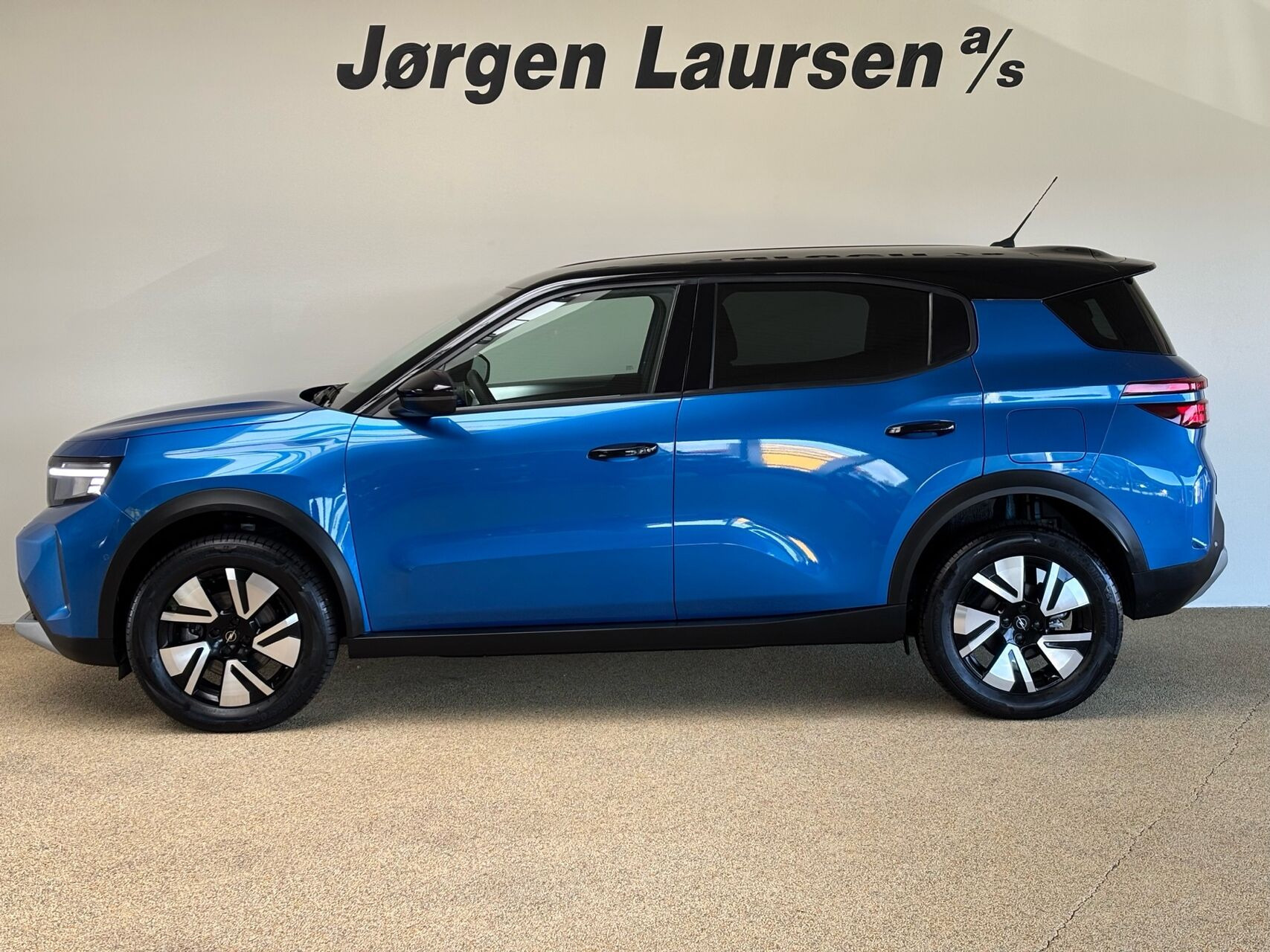 Blå Opel Frontera fra 2025