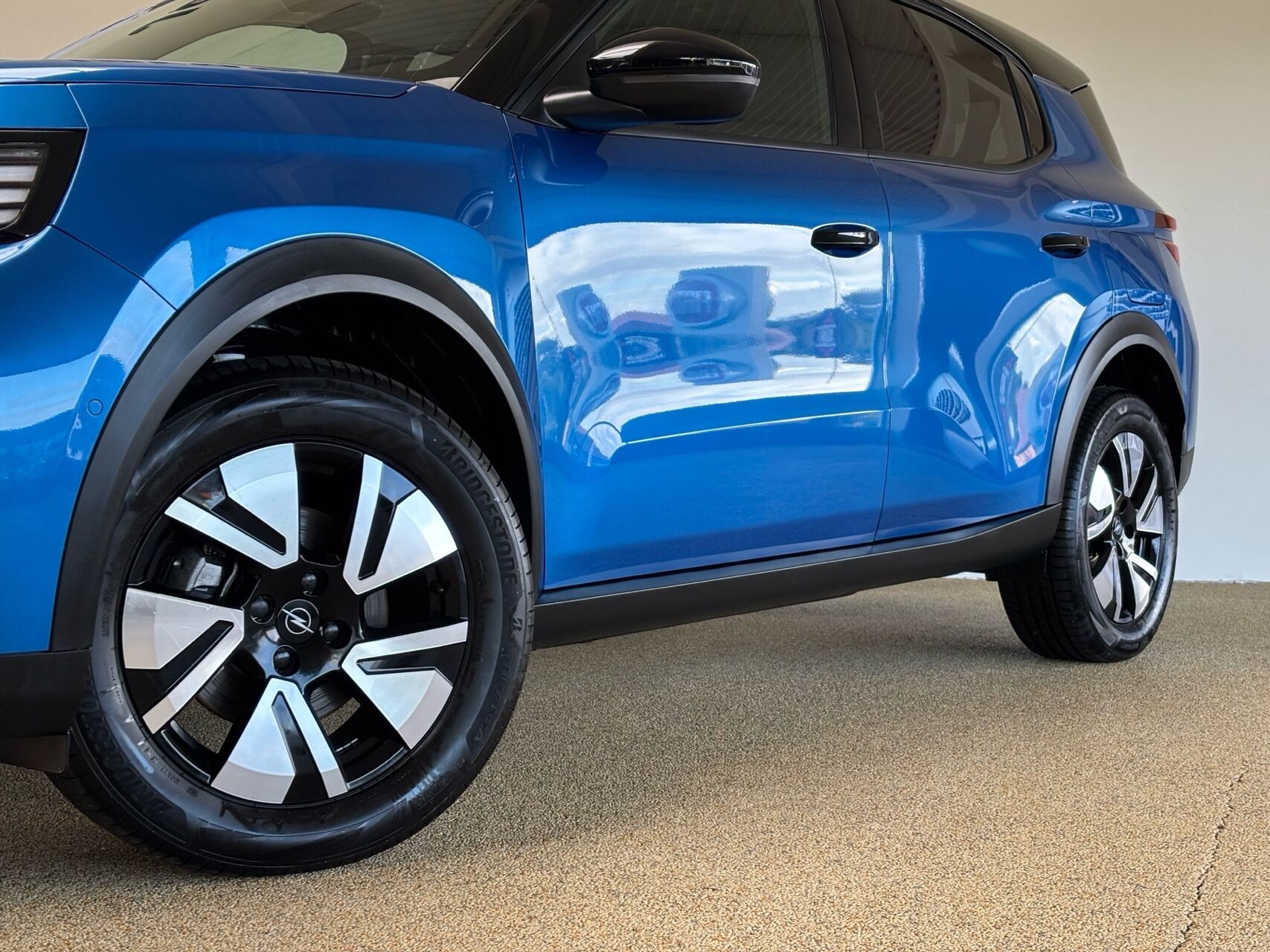 Blå Opel Frontera fra 2025