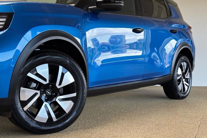 Blå Opel Frontera fra 2025