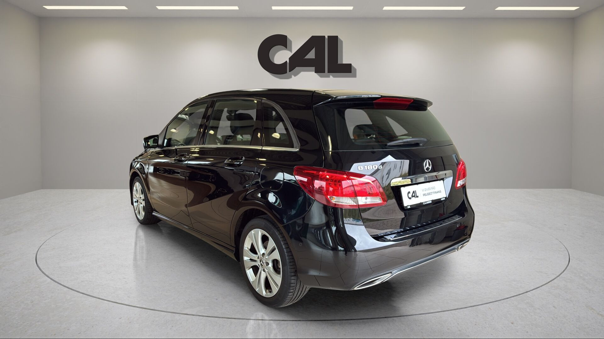 Sort Mercedes B180 d fra 2017