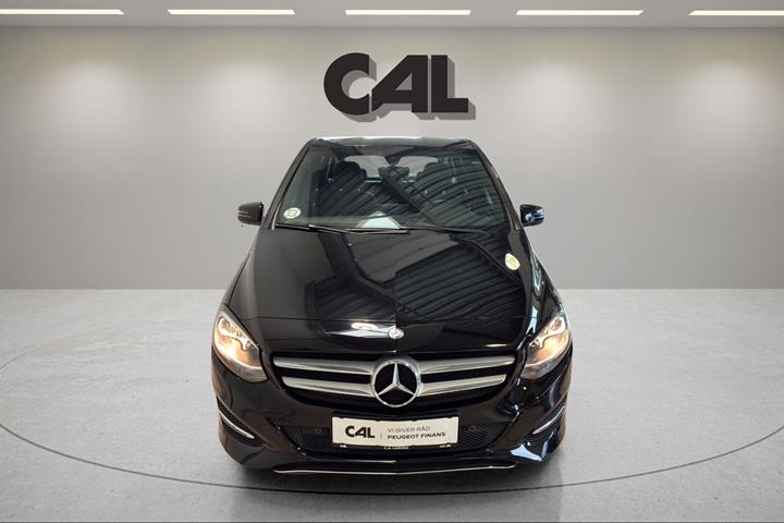 Sort Mercedes B180 d fra 2017