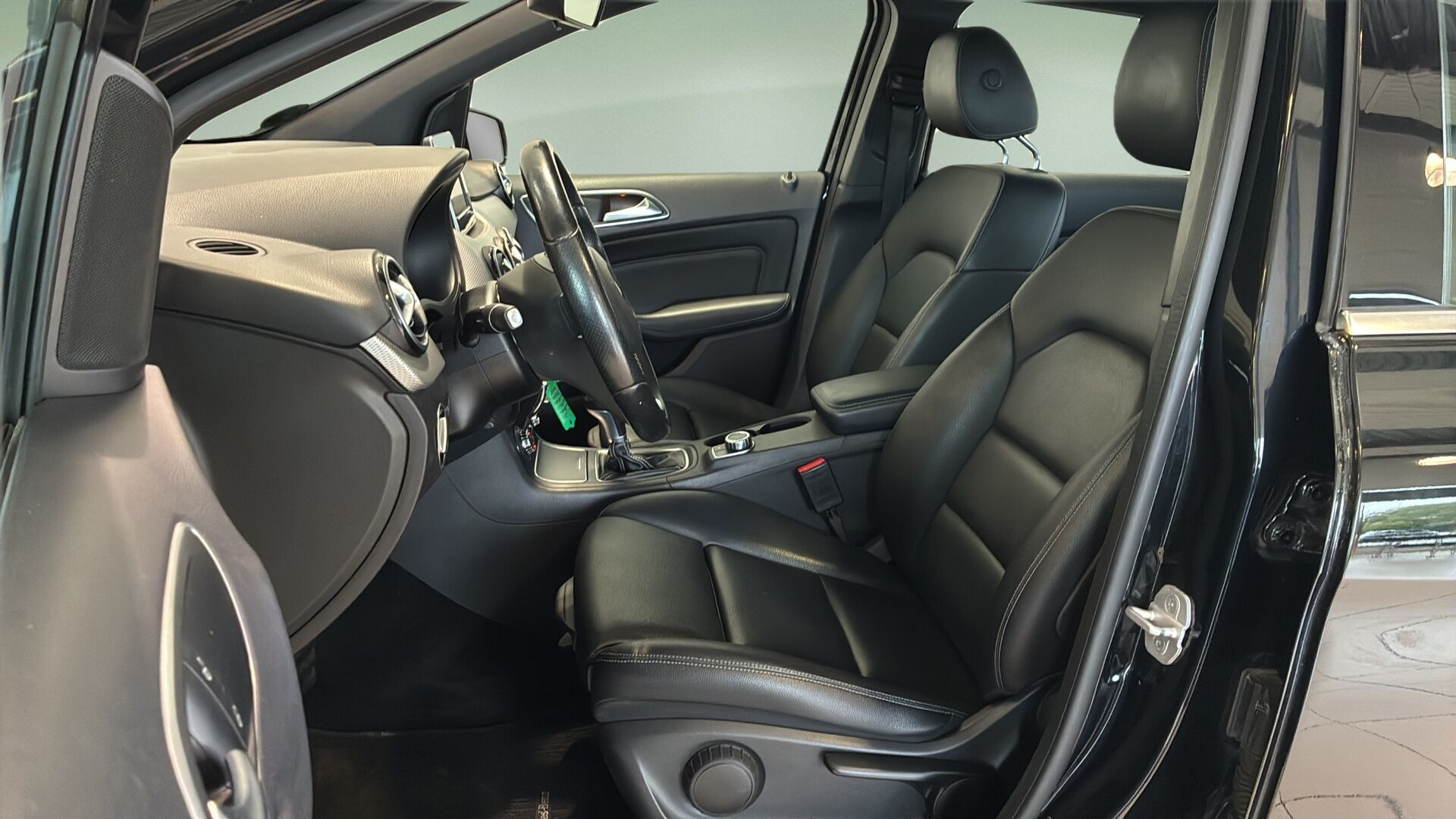 Sort Mercedes B180 d fra 2017
