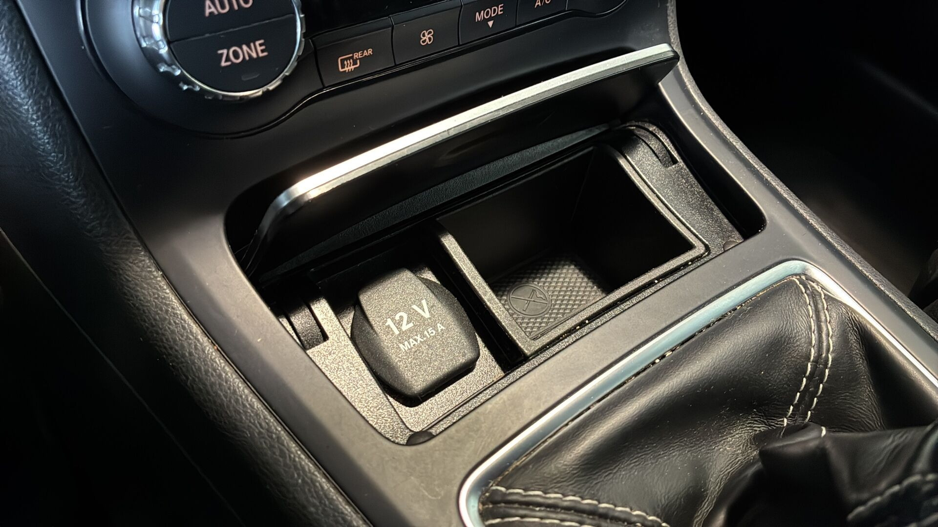 Sort Mercedes B180 d fra 2017